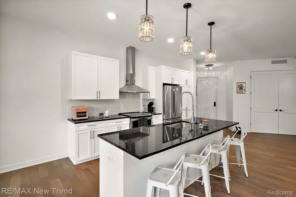 804 Main Street #2H Rochester City, MI 48307
