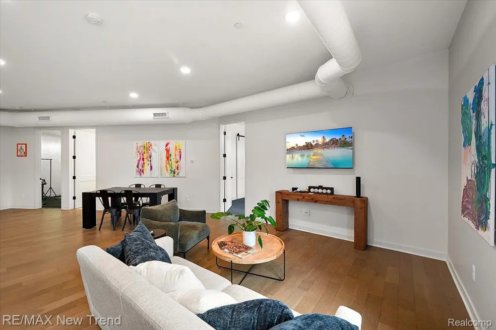 804 Main Street #2H Rochester City, MI 48307