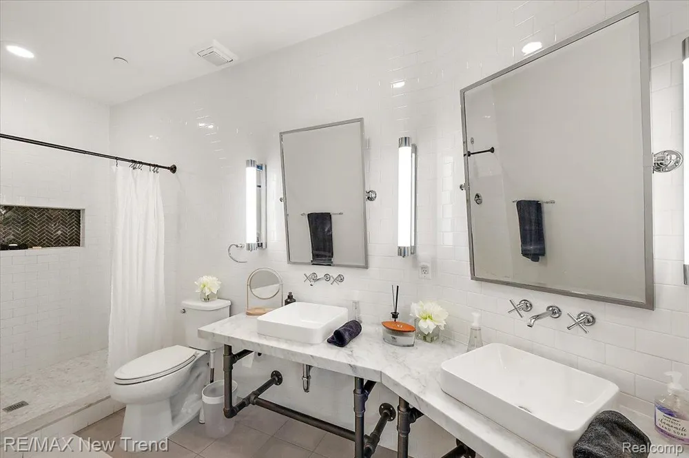 804 Main Street #2H Rochester City, MI 48307