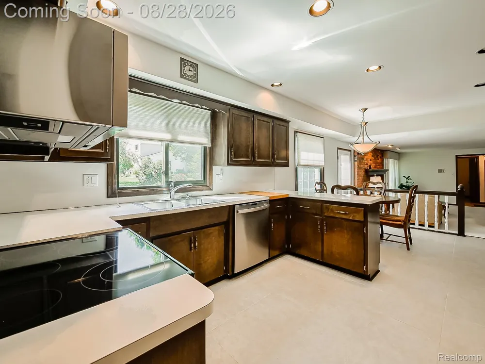 35973 Old Homestead Drive Farmington Hills City, MI 48335