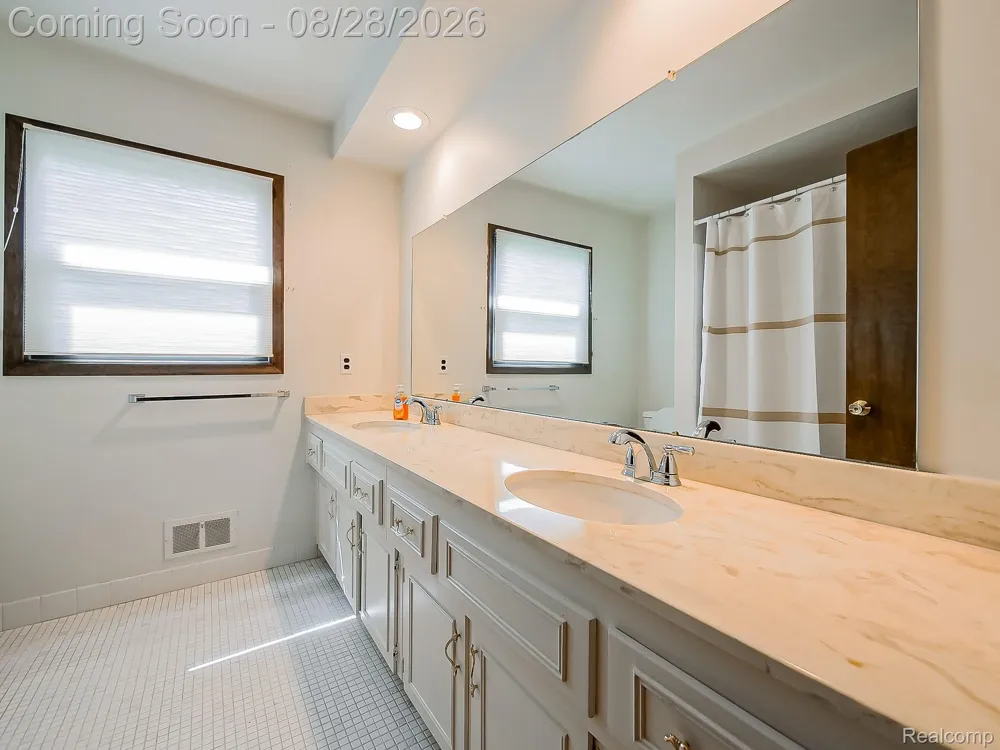 35973 Old Homestead Drive Farmington Hills City, MI 48335