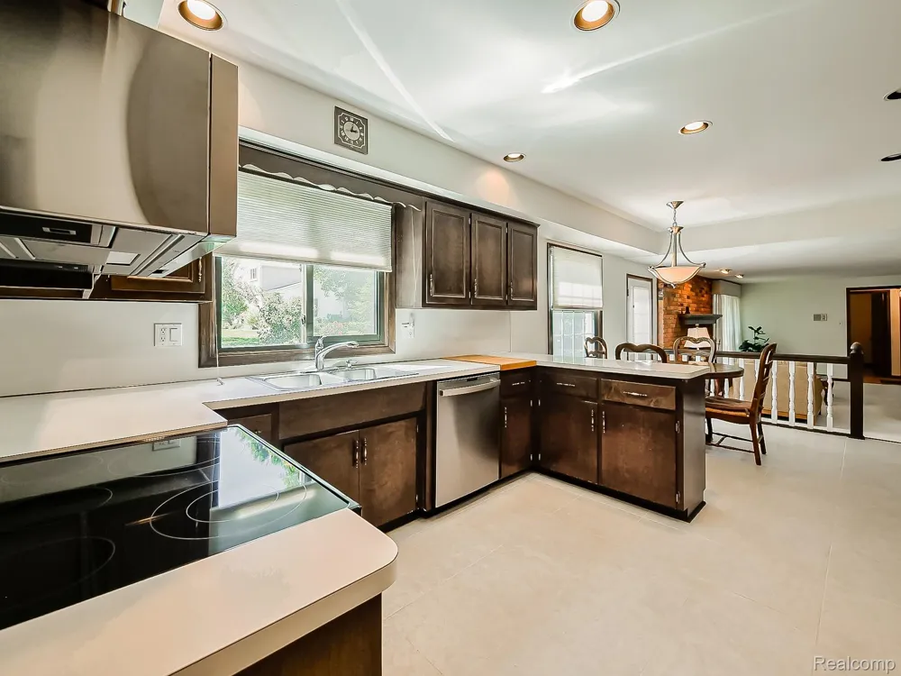 35973 Old Homestead Drive Farmington Hills City, MI 48335