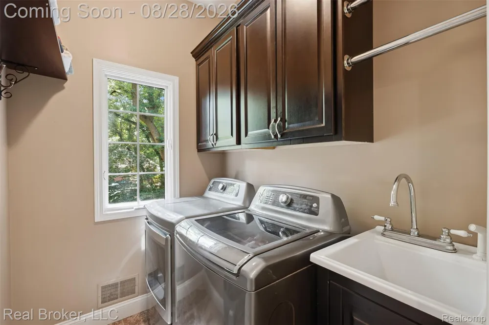 5380 Fieldstone Court Genoa Township, MI 48116