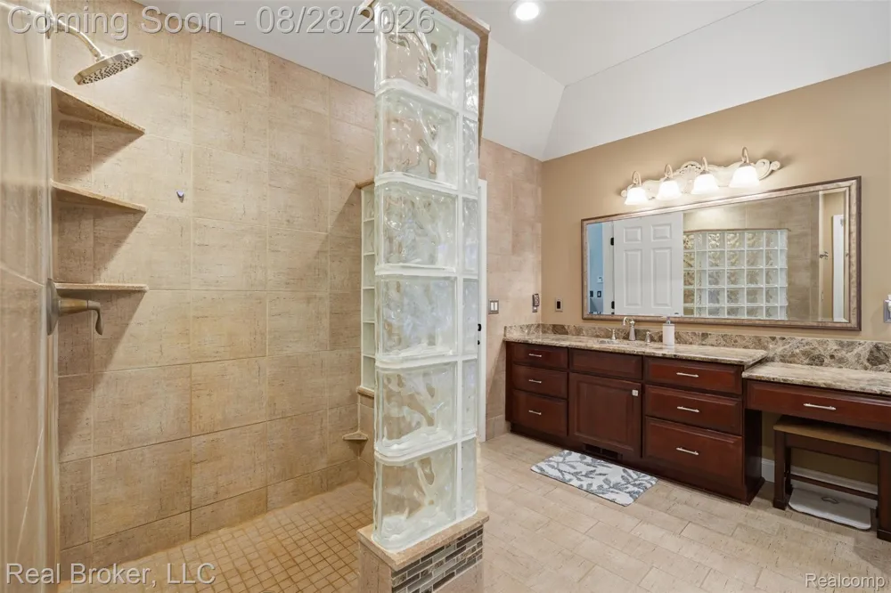 5380 Fieldstone Court Genoa Township, MI 48116