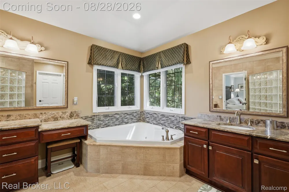 5380 Fieldstone Court Genoa Township, MI 48116