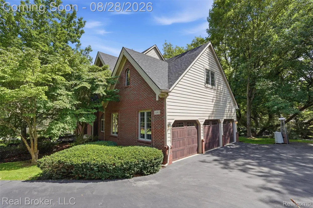 5380 Fieldstone Court Genoa Township, MI 48116