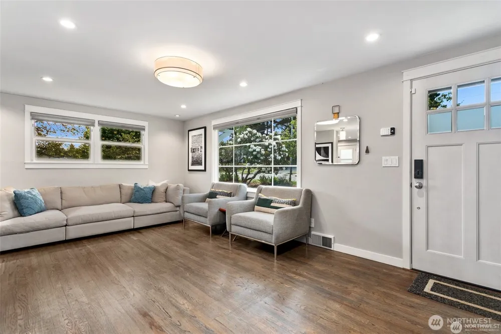 4904 S Andover Street Seattle, WA 98116