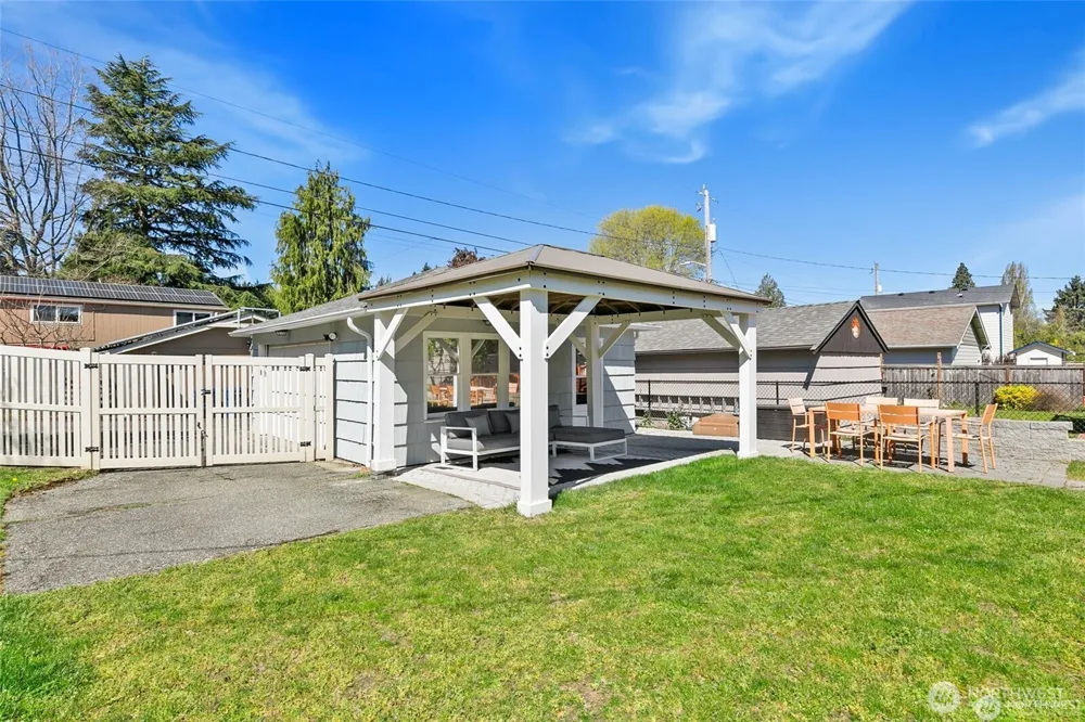 4904 S Andover Street Seattle, WA 98116