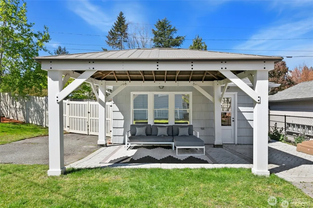 4904 S Andover Street Seattle, WA 98116