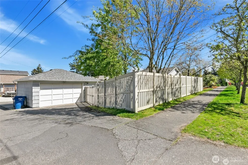 4904 S Andover Street Seattle, WA 98116