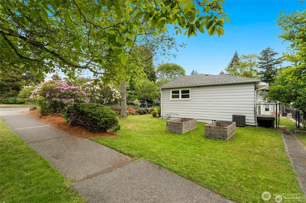 4904 S Andover Street Seattle, WA 98116
