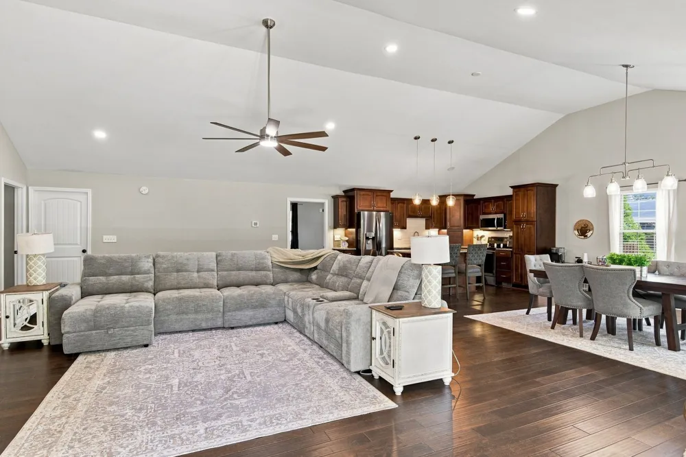 1412 Suzanne Dr Murfreesboro, TN 37128