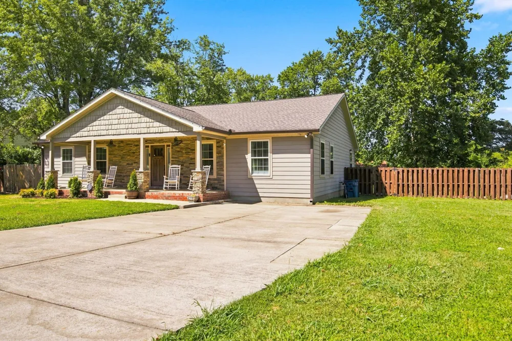 1412 Suzanne Dr Murfreesboro, TN 37128