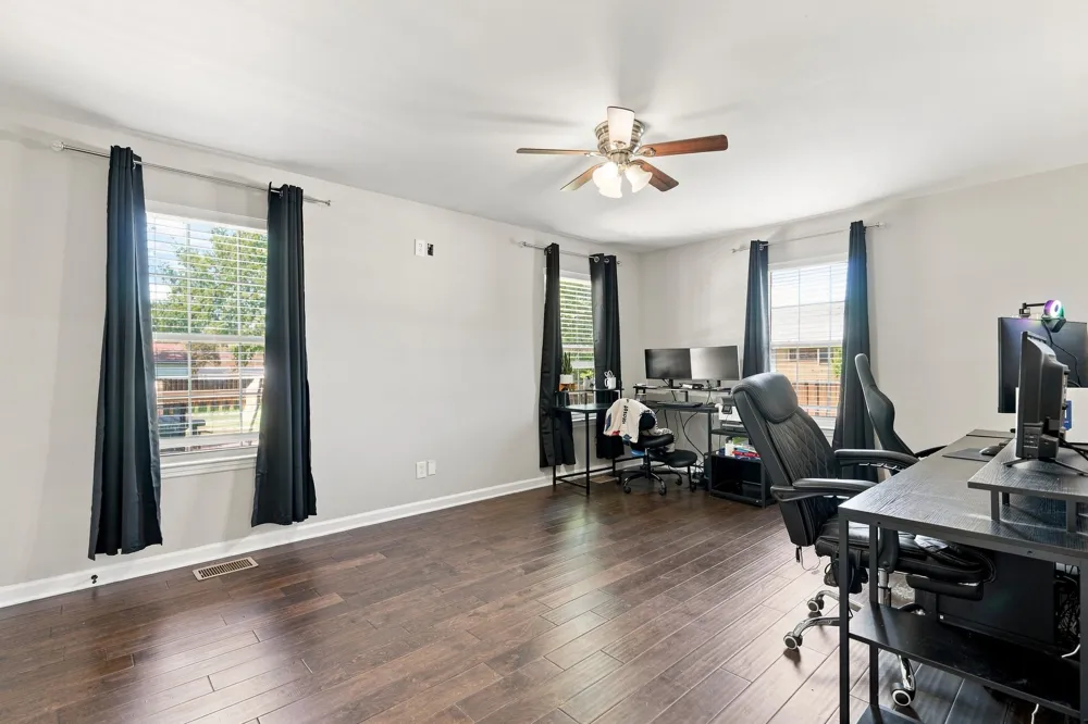1412 Suzanne Dr Murfreesboro, TN 37128
