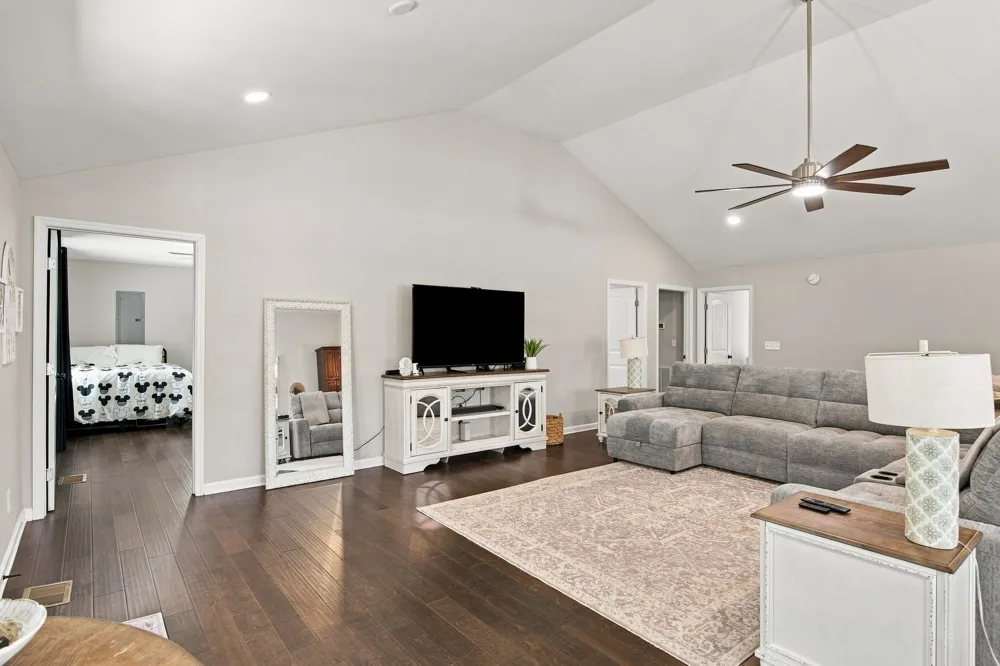 1412 Suzanne Dr Murfreesboro, TN 37128