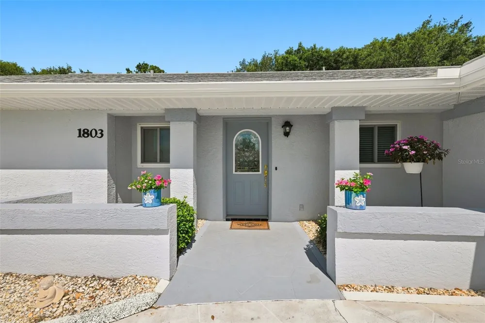 1803 NEW BEDFORD DRIVE Sun City Center, FL 33573