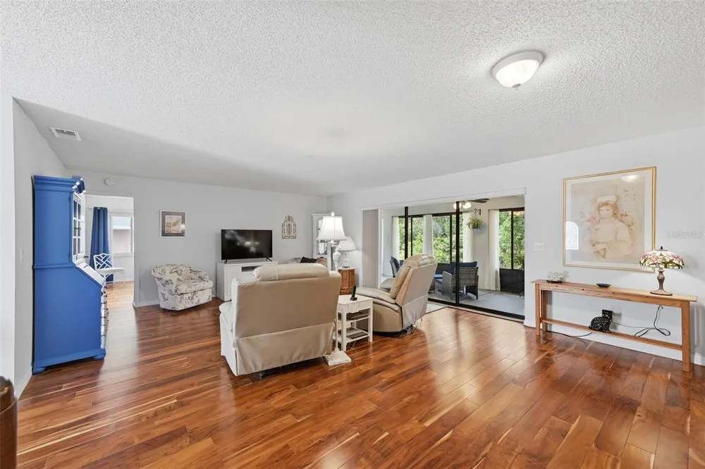 1803 NEW BEDFORD DRIVE Sun City Center, FL 33573