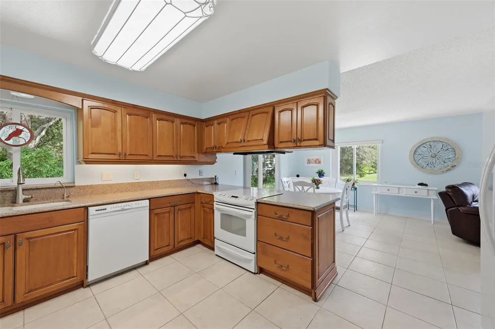1803 NEW BEDFORD DRIVE Sun City Center, FL 33573