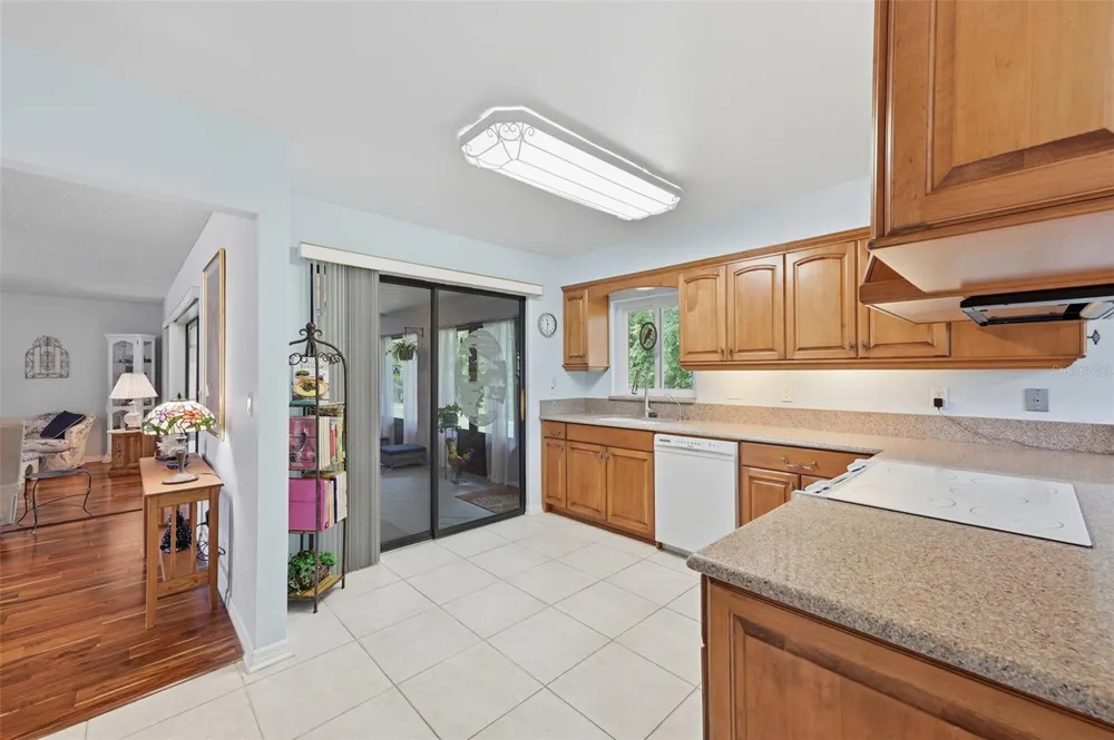 1803 NEW BEDFORD DRIVE Sun City Center, FL 33573