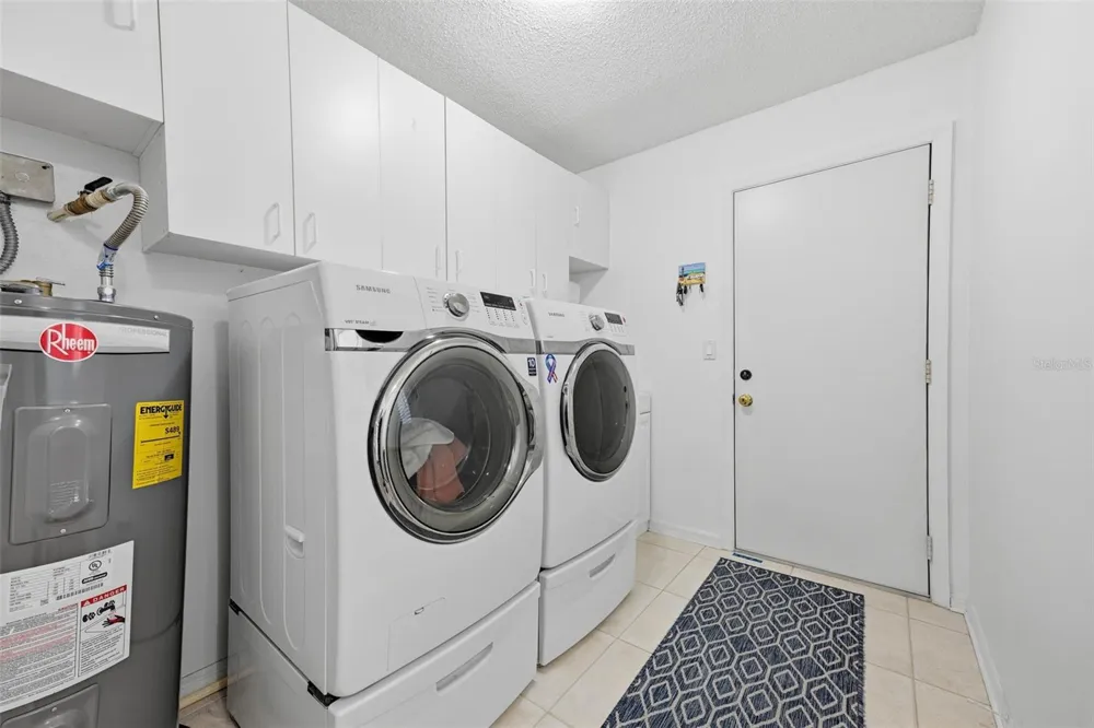 1803 NEW BEDFORD DRIVE Sun City Center, FL 33573