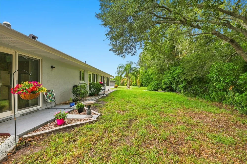 1803 NEW BEDFORD DRIVE Sun City Center, FL 33573