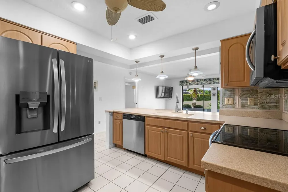 1001 ARDMORE WAY Sun City Center, FL 33573