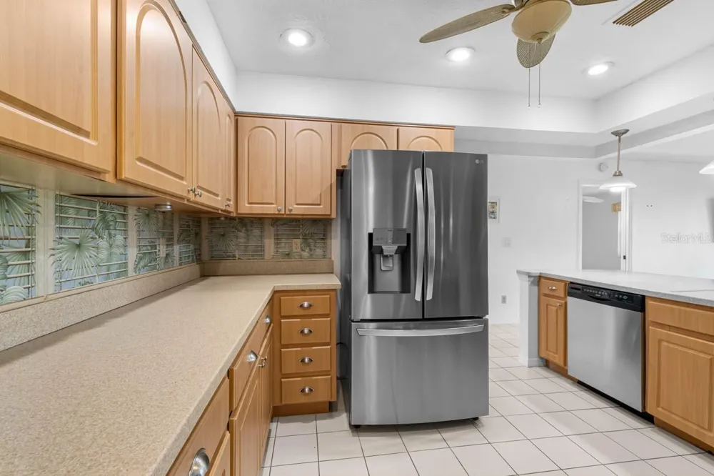 1001 ARDMORE WAY Sun City Center, FL 33573
