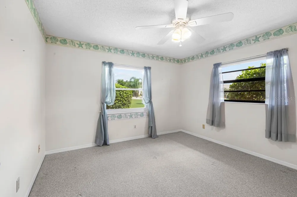 1001 ARDMORE WAY Sun City Center, FL 33573