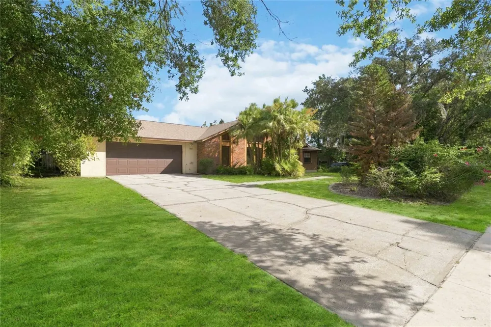 7813 SARANAC COURT Orlando, FL 32835