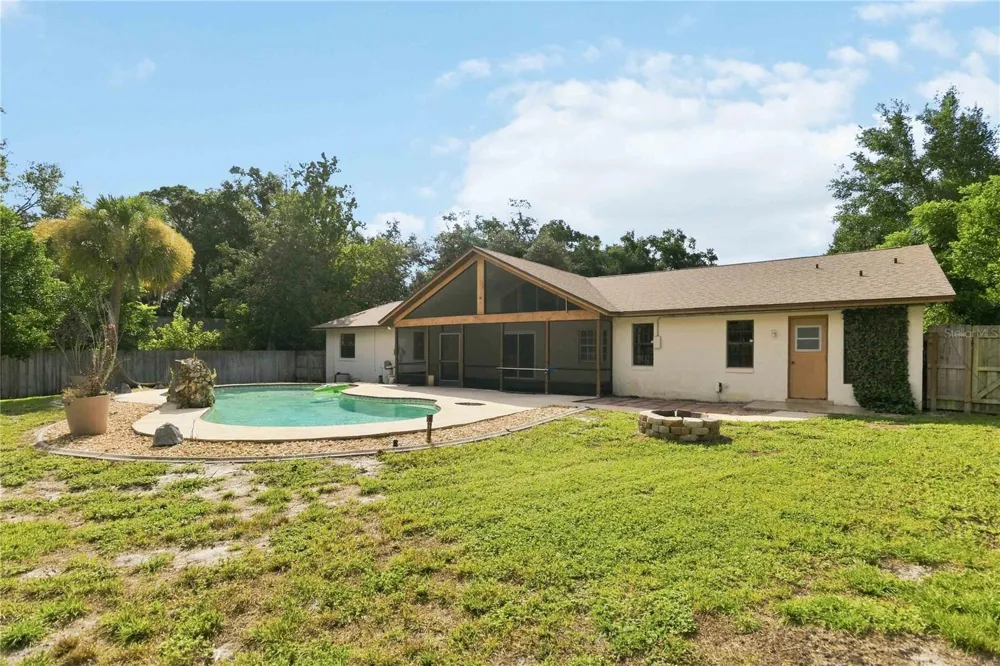 7813 SARANAC COURT Orlando, FL 32835