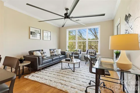 1000 E Woodlawn Road #314