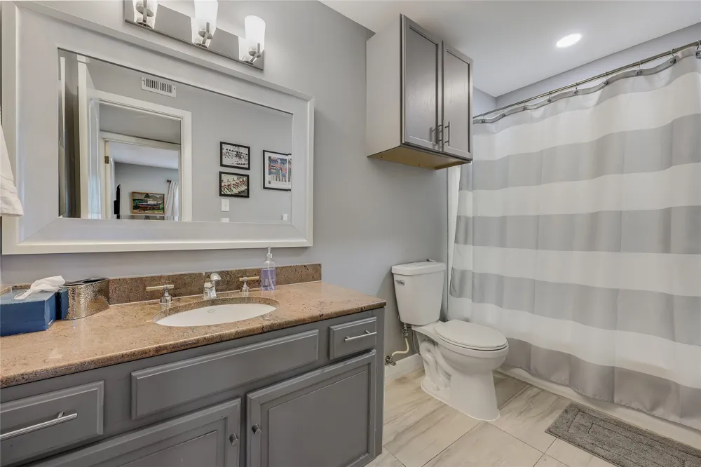 239 VENTURE BOULEVARD S Point Venture, TX 78645
