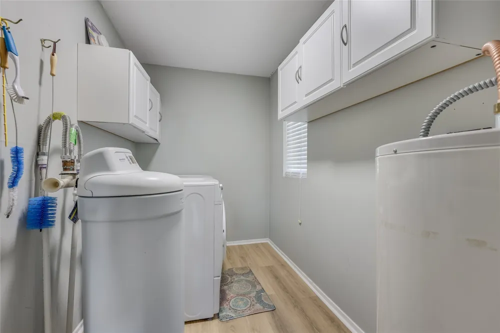 239 VENTURE BOULEVARD S Point Venture, TX 78645