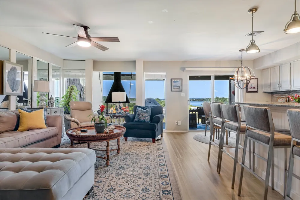 239 VENTURE BOULEVARD S Point Venture, TX 78645