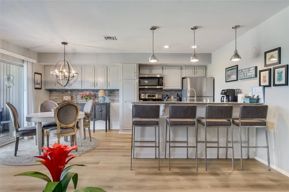 239 VENTURE BOULEVARD S Point Venture, TX 78645