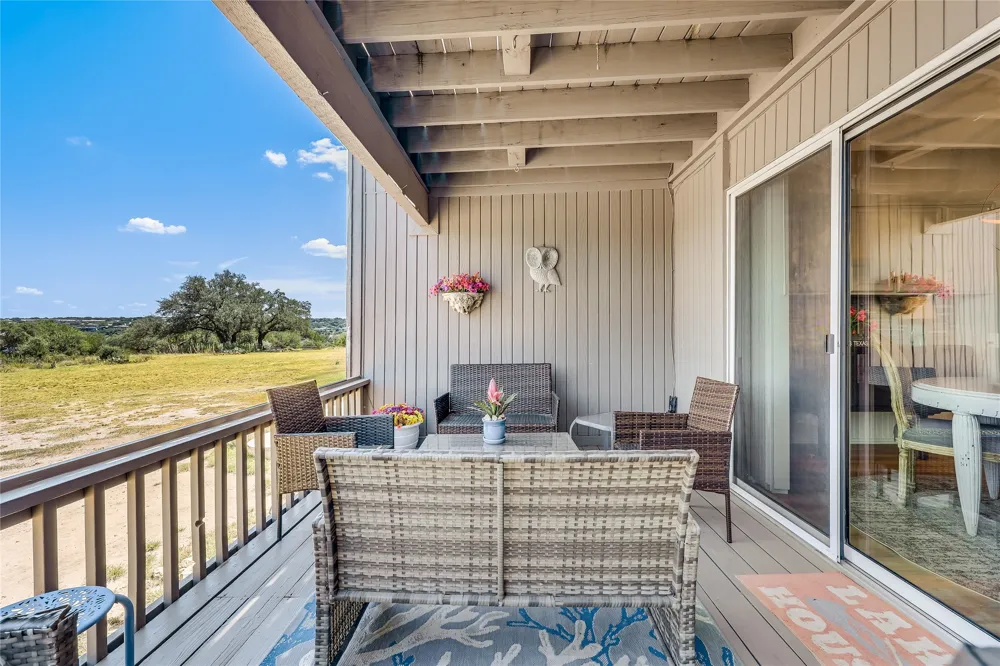 239 VENTURE BOULEVARD S Point Venture, TX 78645