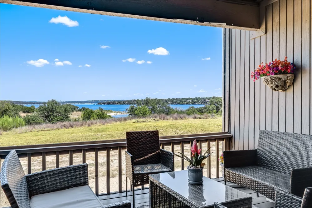 239 VENTURE BOULEVARD S Point Venture, TX 78645
