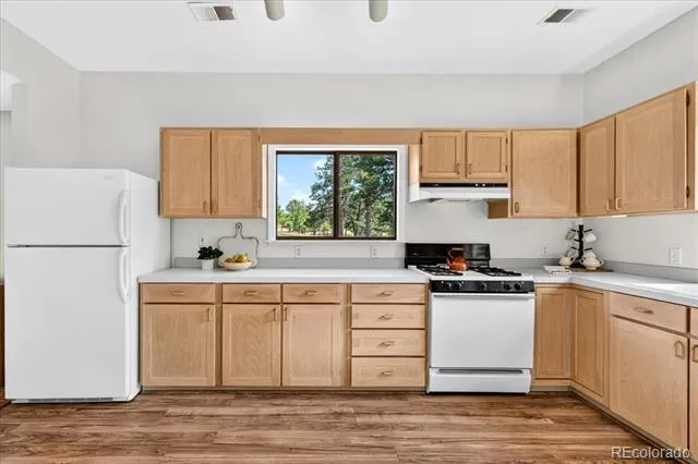 24389 Emerald Trail Deer Trail, CO 80105