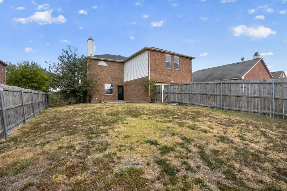 1213 Spring Water Drive Lancaster, TX 75134