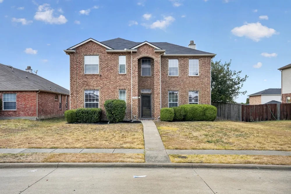 1213 Spring Water Drive Lancaster, TX 75134