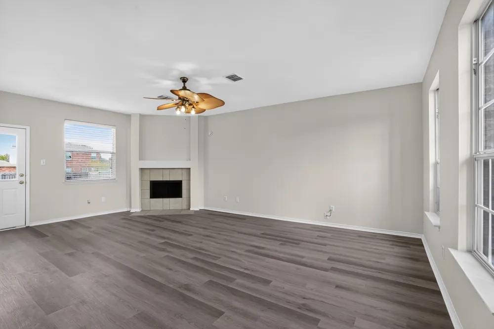 1213 Spring Water Drive Lancaster, TX 75134