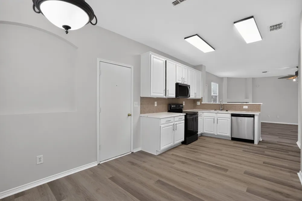 1213 Spring Water Drive Lancaster, TX 75134