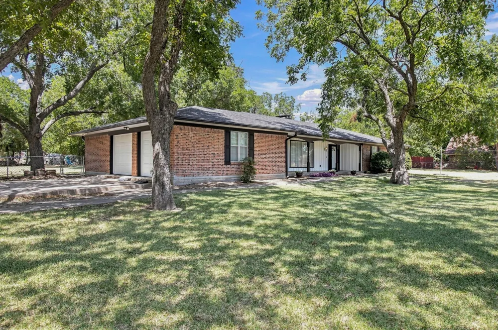 108 Lewis Street Crandall, TX 75114
