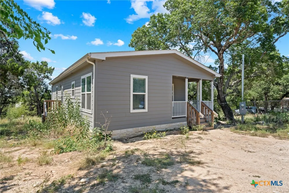 711 La Cresta Drive Canyon Lake, TX 78133