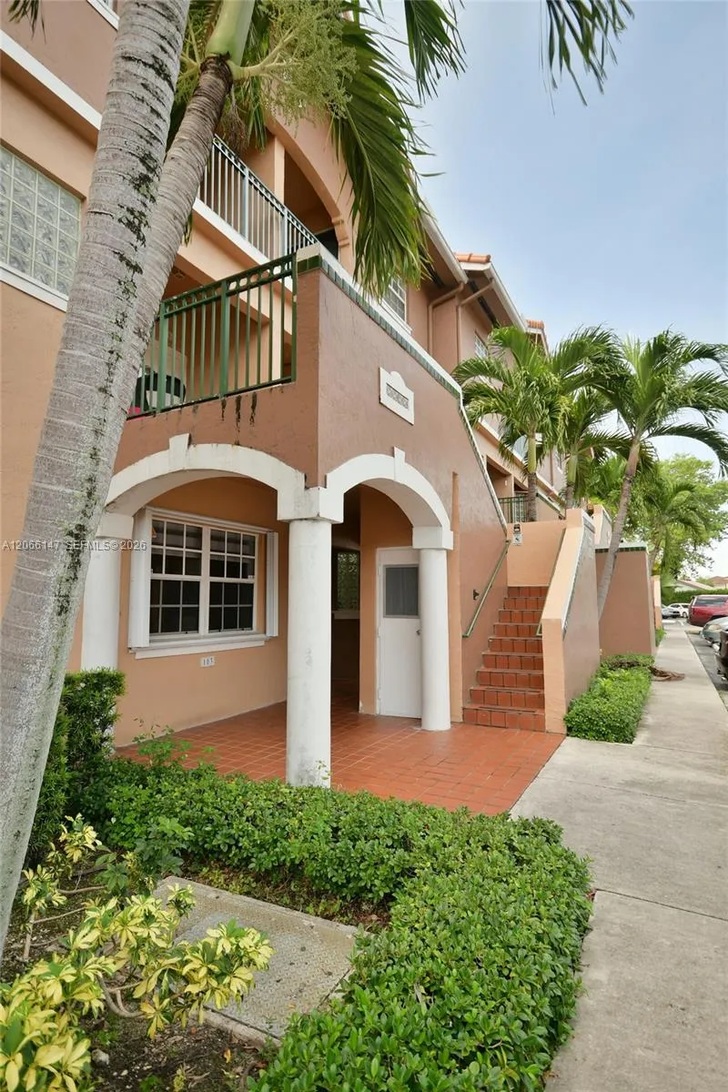 10026 Hammocks Blvd #103-6 Miami, FL 33196