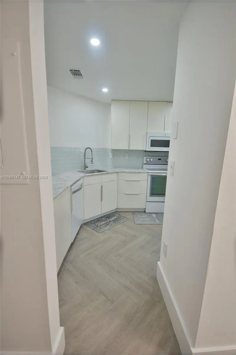 10026 Hammocks Blvd #103-6 Miami, FL 33196