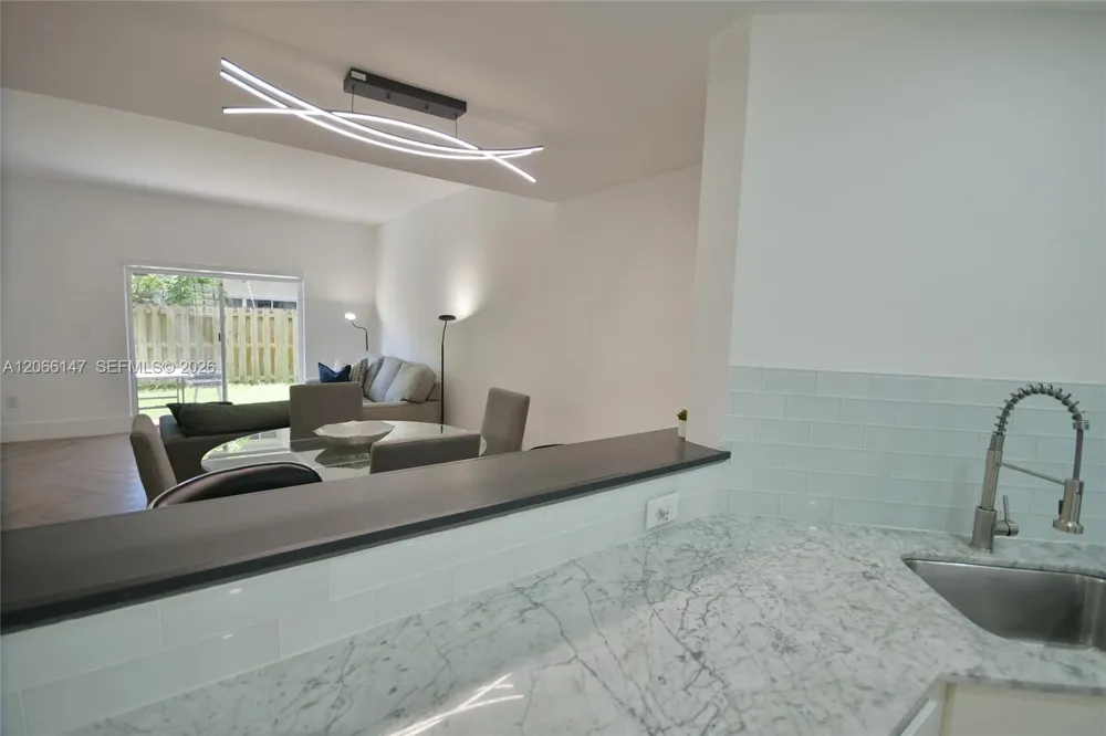 10026 Hammocks Blvd #103-6 Miami, FL 33196