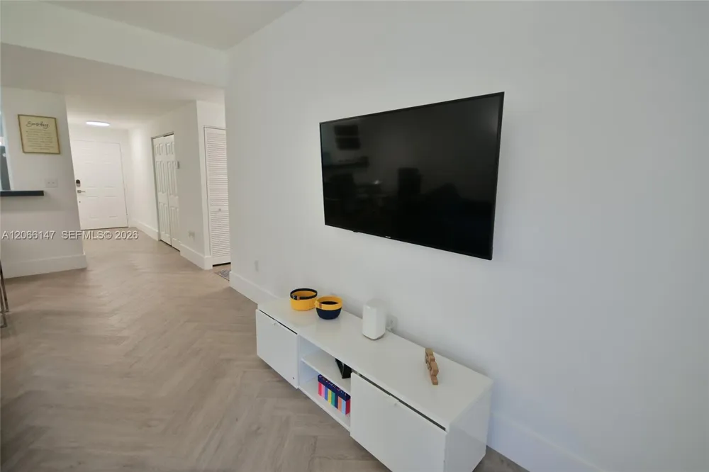 10026 Hammocks Blvd #103-6 Miami, FL 33196