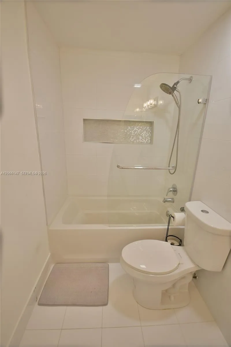 10026 Hammocks Blvd #103-6 Miami, FL 33196