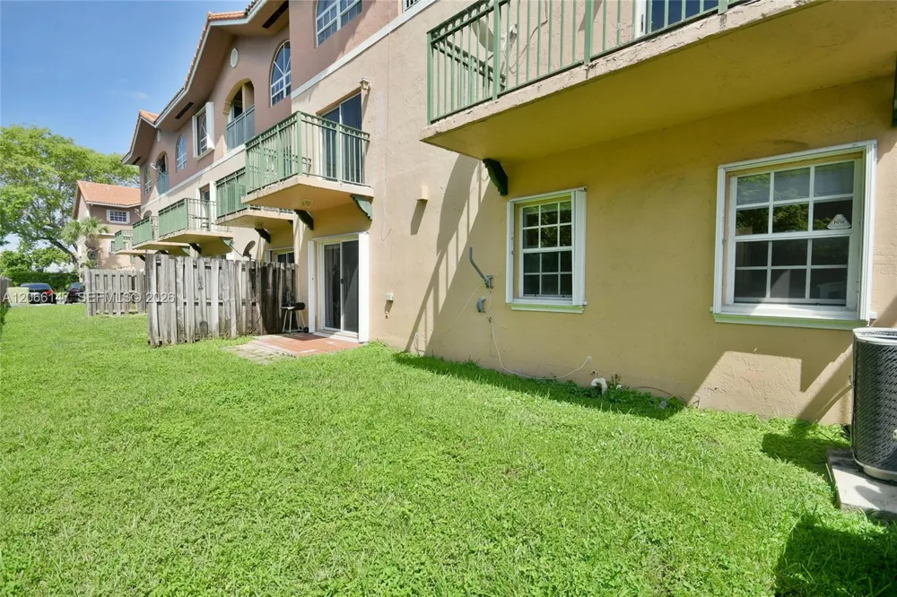 10026 Hammocks Blvd #103-6 Miami, FL 33196